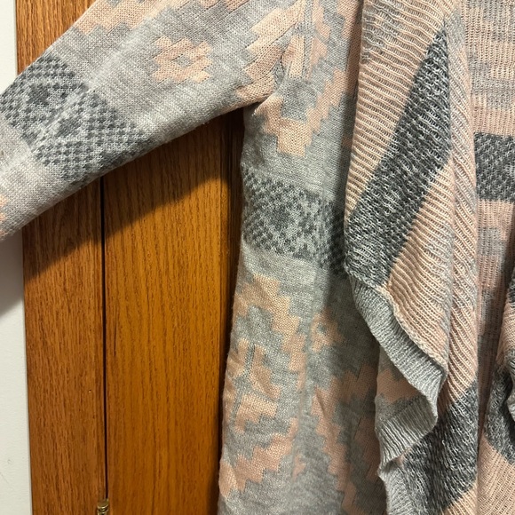 Cardigan - Picture 3 of 4